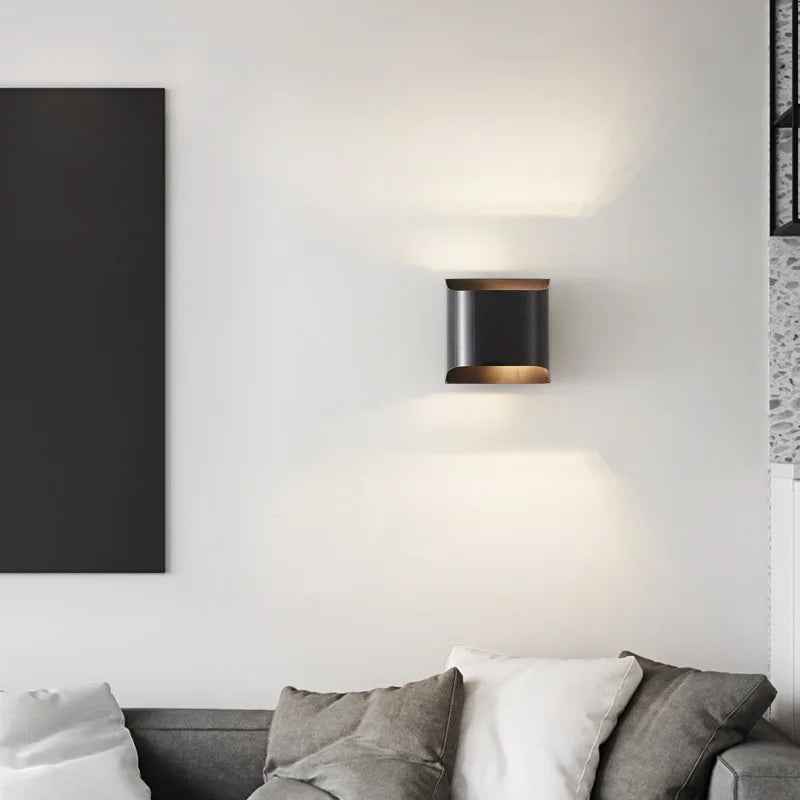 مصباح حائط LED نحاسي حديث