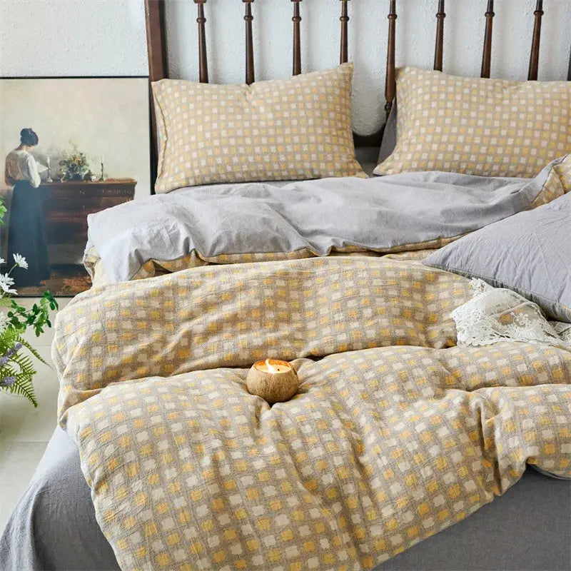 Vintage beige and brown cotton jacquard bedding set with yellow and beige checkered cotton jacquard duvet and pillowcases