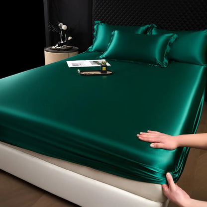 Emerald green 3 pcs high end 100% mulberry silk sheet set with fitted sheet and pillowcases in satin finish