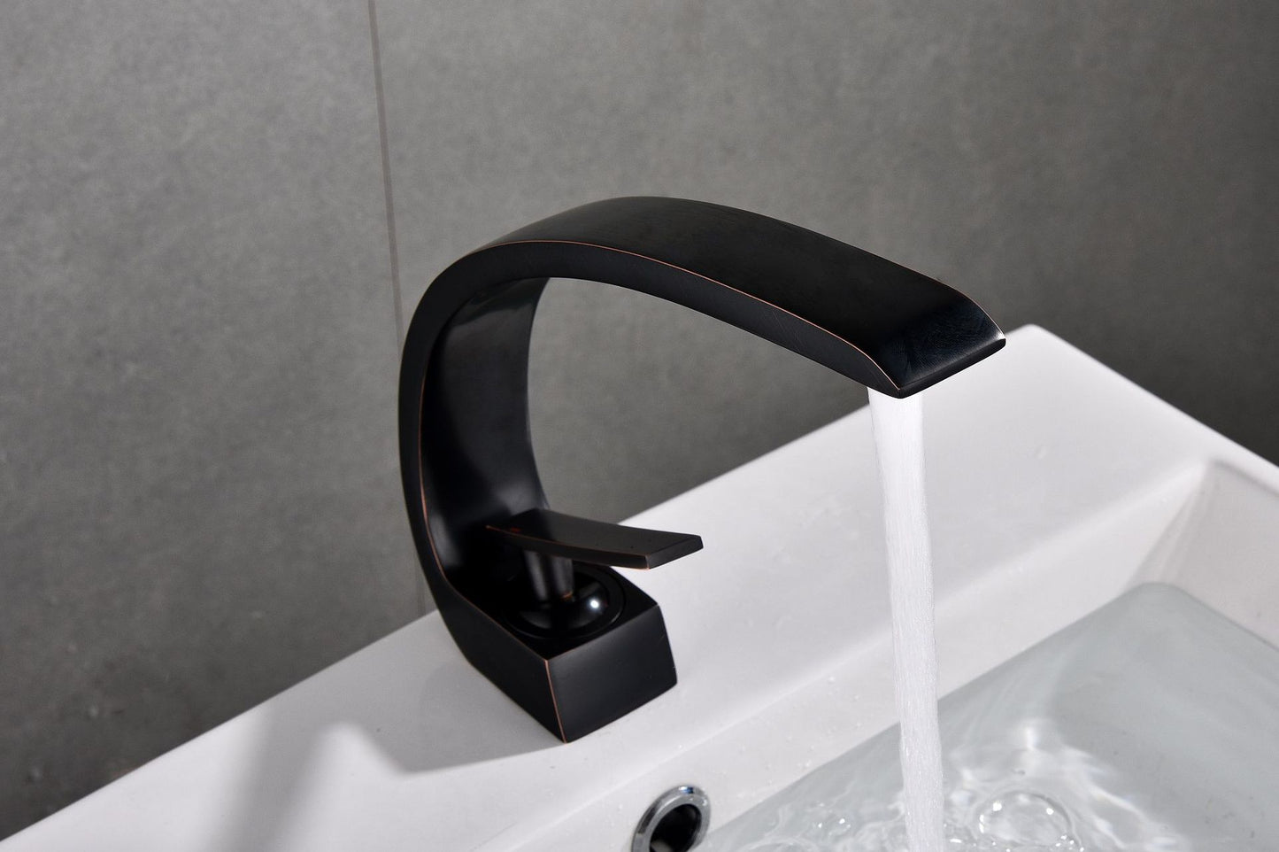 Single hole mixing faucet for washbasin