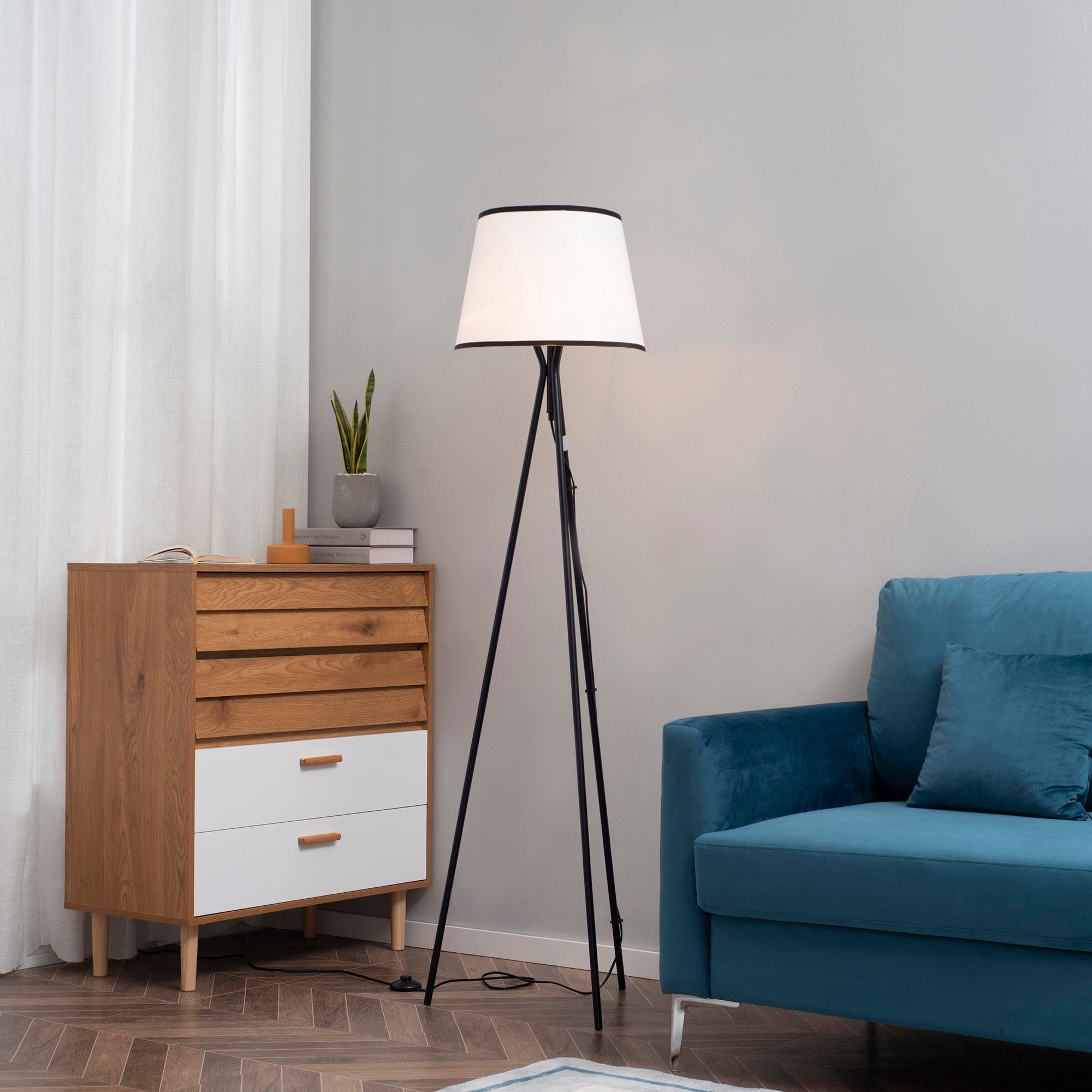 Metal Tripod Floor Lamp