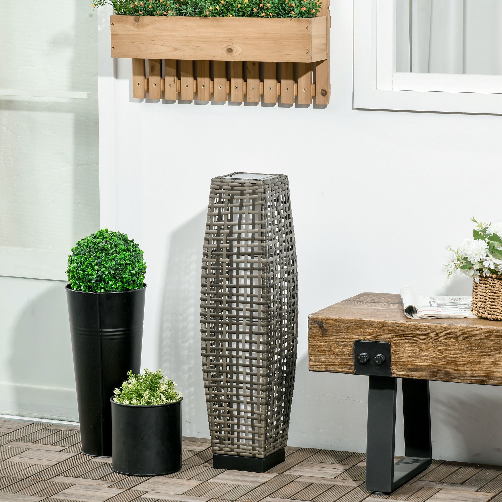 Wicker Solar Floor Lamp
