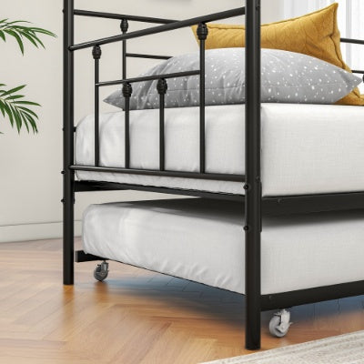Black Victorian Metal Daybed
