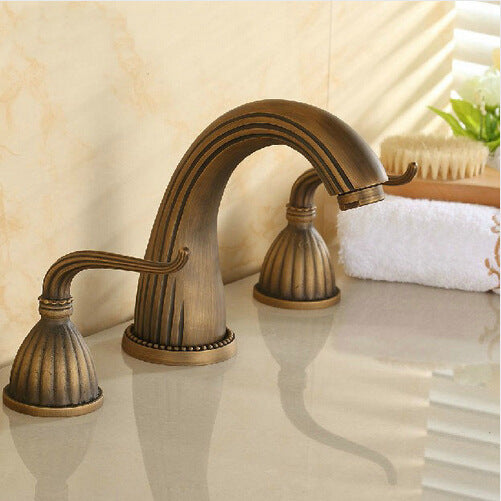 Antique washbasin faucet