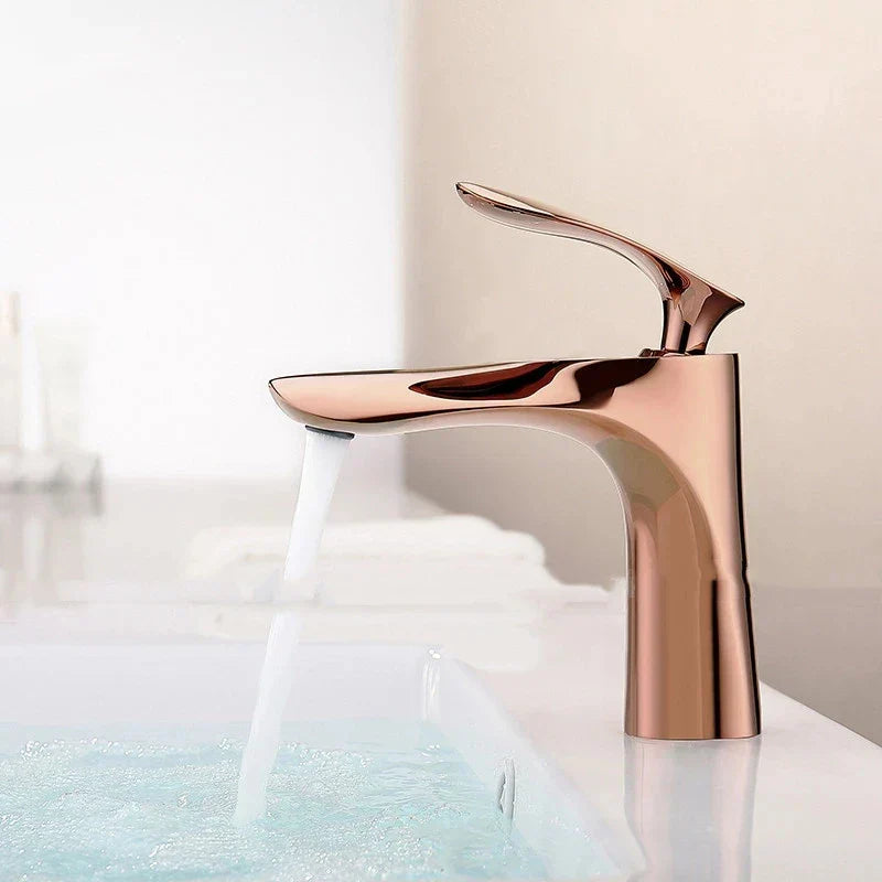 Gold Single Handle Faucet With Precise Control