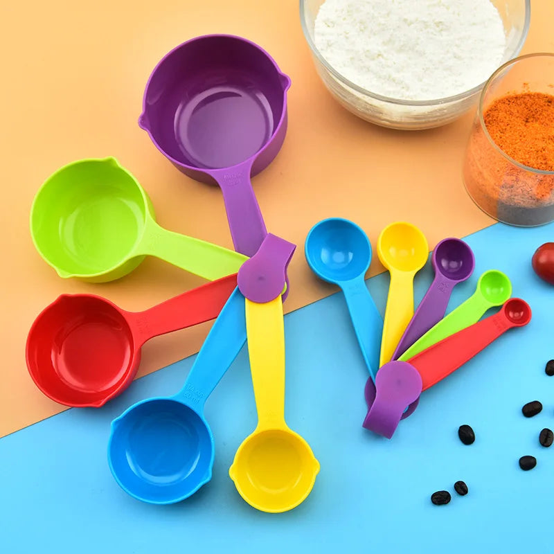 Plastic Measuring Cups Set