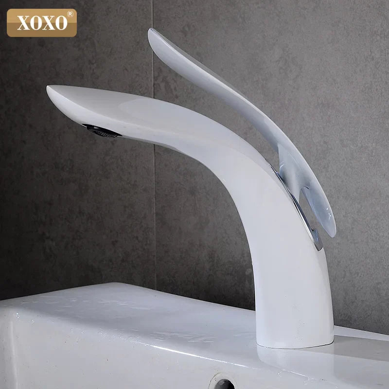 Gold Single Handle Faucet Contemporary Design