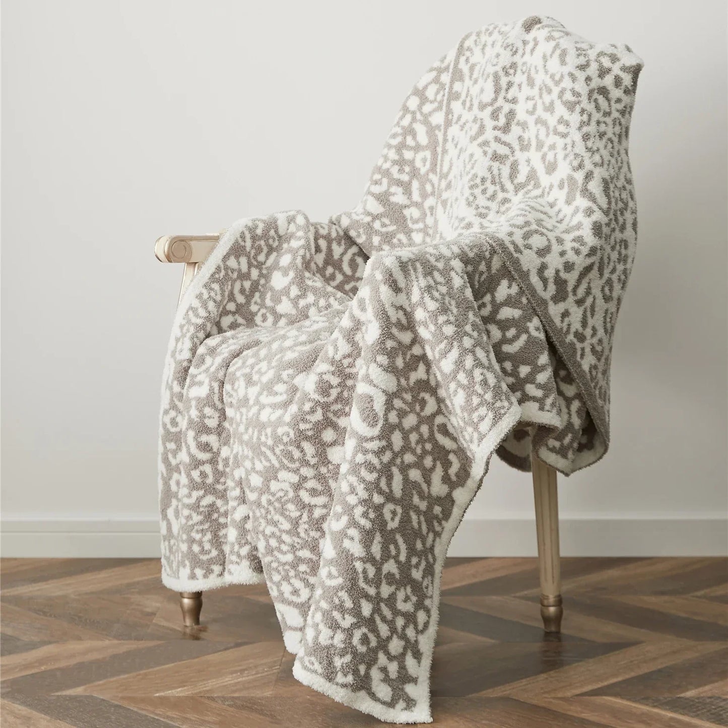 DecorBites™ Cozy Leopard Print Knitted Blanket - Winter Faux Fur Microfiber Throw