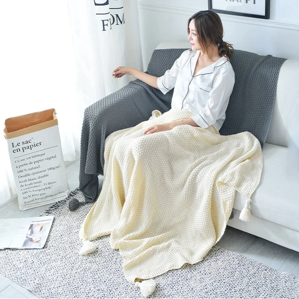 Woolen Ball Knit Blanket