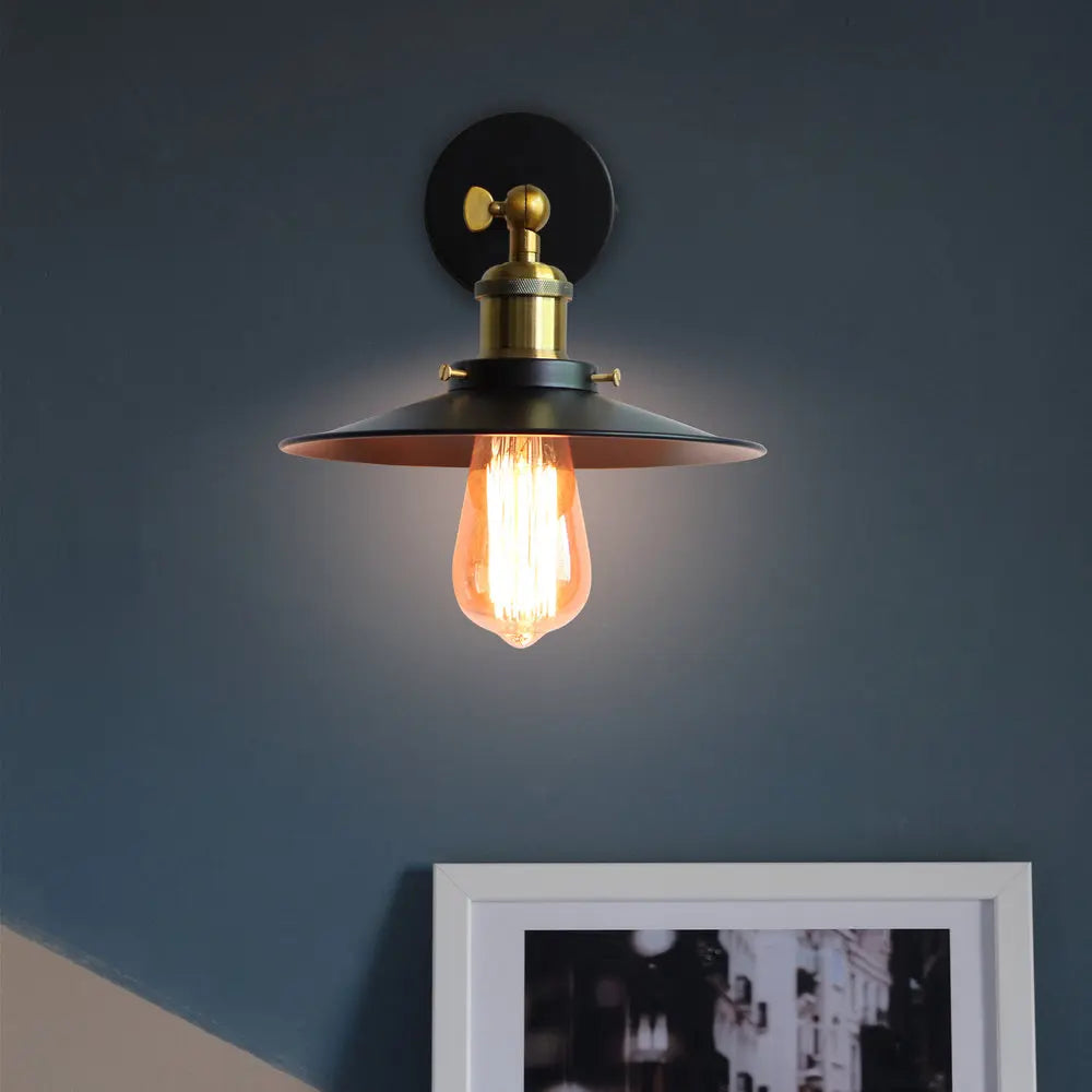 Black Retro Wall Light