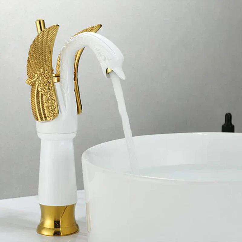 Gold Single Handle Faucet Deck Mount Design