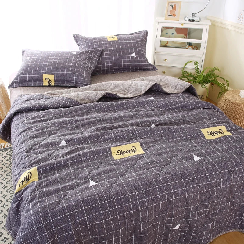 DecorBites™ Daisy Print Quilted Summer Quilt Set in Soft Breathable Fabric