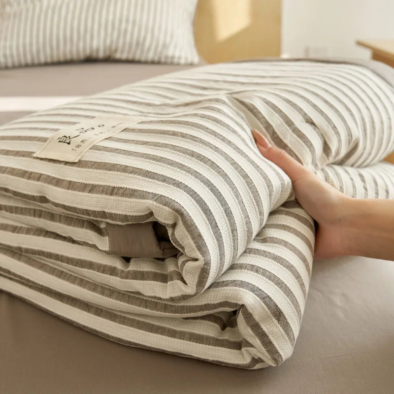 DecorBites™ Jacquard Summer Quilt with Soya Fibre Filling - Soft, High-end Cotton Comforter