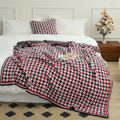 DecorBites™ Kawaii Bee Pattern Cozy Blanket - Super Soft White Spot Edge Design