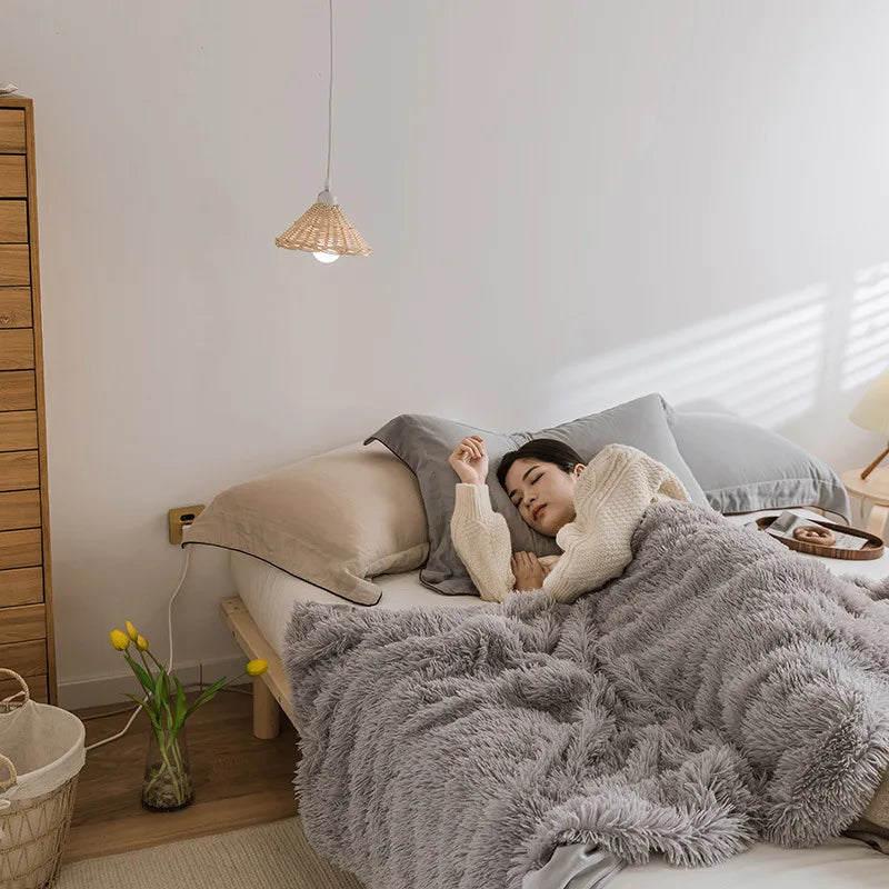 DecorBites™ Cozy Faux Fur Throw Blanket for All Seasons