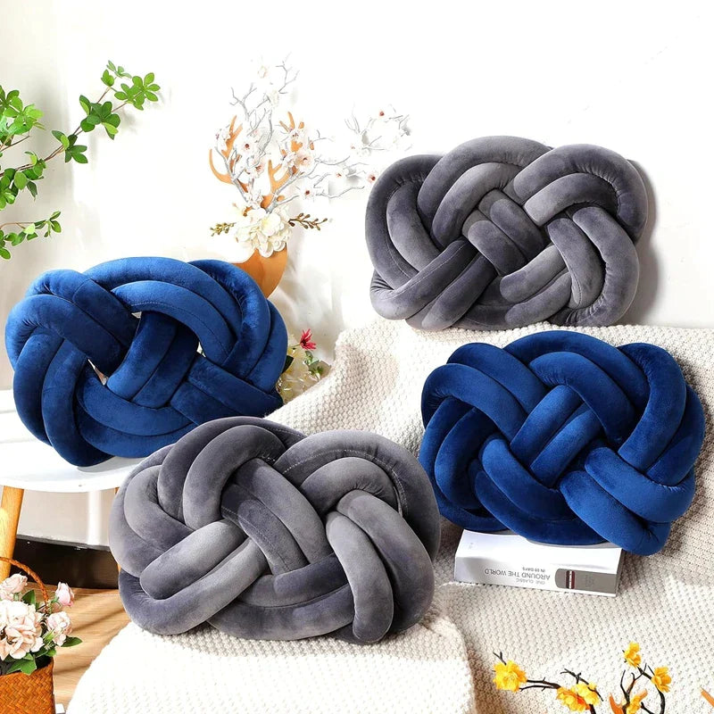 Knotted Ring Pillow Set