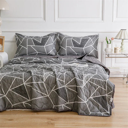 DecorBites™ Daisy Print Quilted Summer Quilt Set in Soft Breathable Fabric
