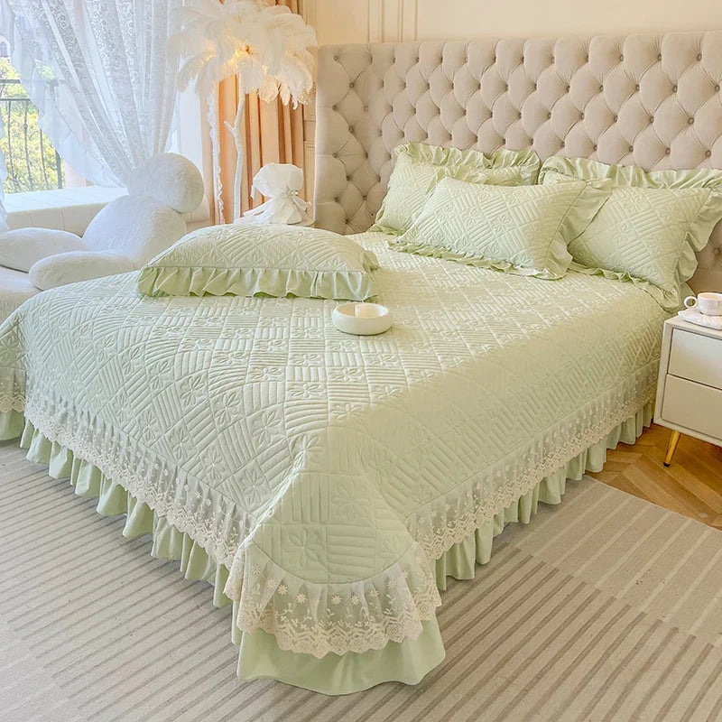 Quilted Bedspread Pillow Set