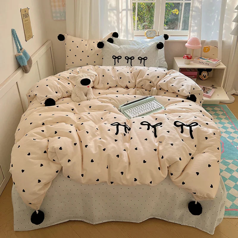 Bow Lattice Pompom Bedding