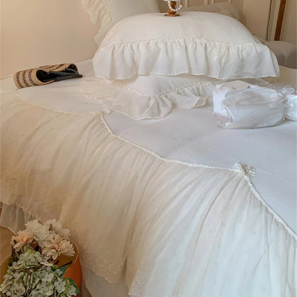 DecorBites™ French Princess Velvet Bedding Set, Queen Size with Lace Ruffles
