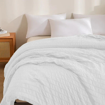 DecorBites™ King Size Seersucker Quilt: Soft, Breathable, All-Season Comforter