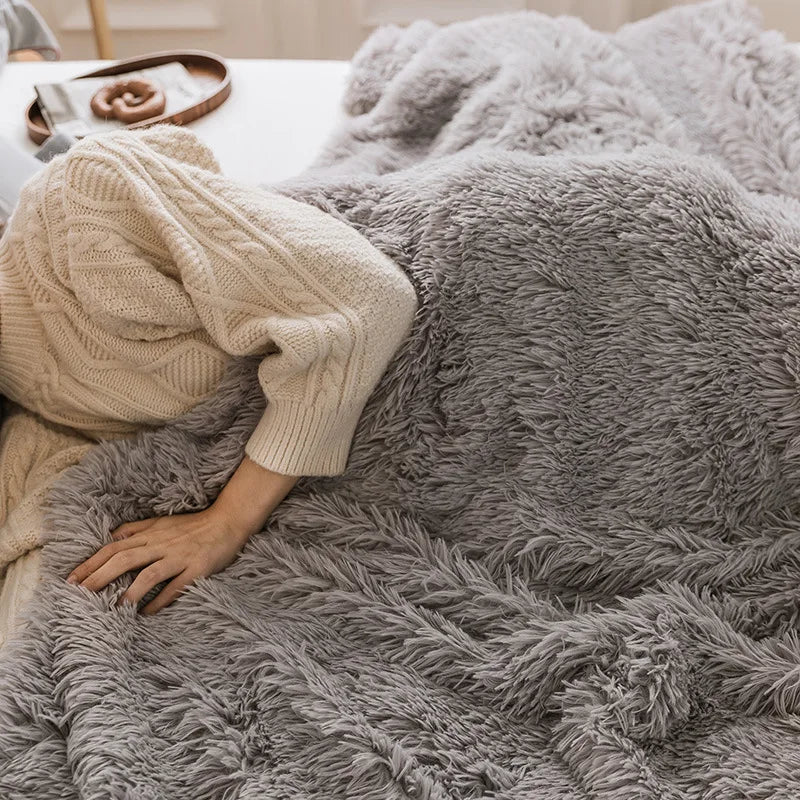 DecorBites™ Cozy Faux Fur Throw Blanket for All Seasons