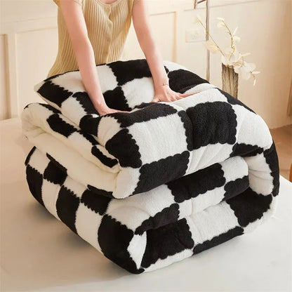 DecorBites™ Cozy Checkerboard Winter Blanket - Super Thick & Soft Cashmere Duvet Comforter
