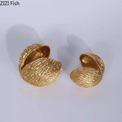 DecorBites™ Golden Nut Shell Ornaments Modern Crafts Desk Decoration Artwork Room Aesthetics Decor