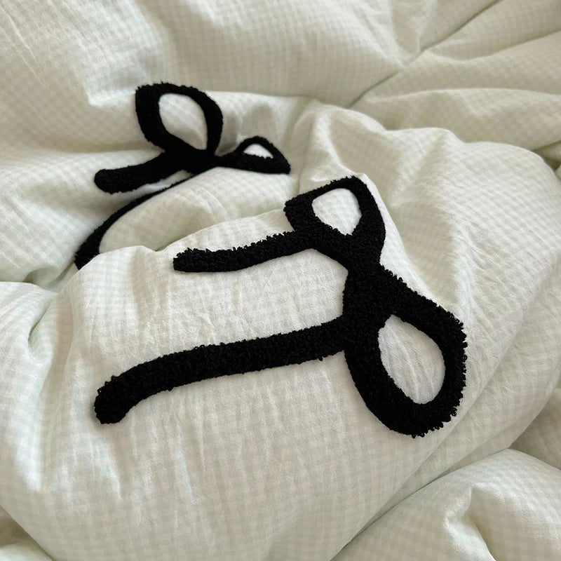 Bow Lattice Pompom Bedding