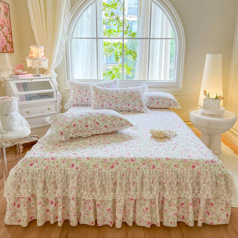 DecorBites™ French Lace Ruffles Seersucker Bed Set: 4Pcs Princess Bedding Quilt Cover