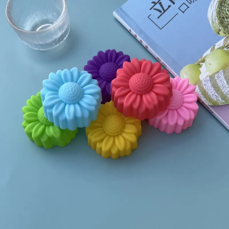 DecorBites™ Little Daisy Silicone Cake Mold Set - 20pcs, Nonstick & Heat-Resistant