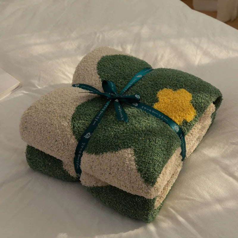 DecorBites™ Korean Kawaii Flower Blanket: Soft Carpet for Bedroom, Sofa, Office - Single Tapestry Throw Blanket