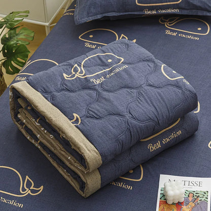 DecorBites™ Daisy Print Quilted Summer Quilt Set in Soft Breathable Fabric