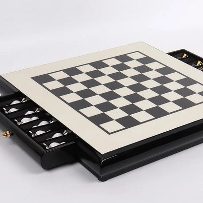 DecorBites™ Handmade Wooden Chess Set with Zinc Alloy King & Queen - Plaid Design