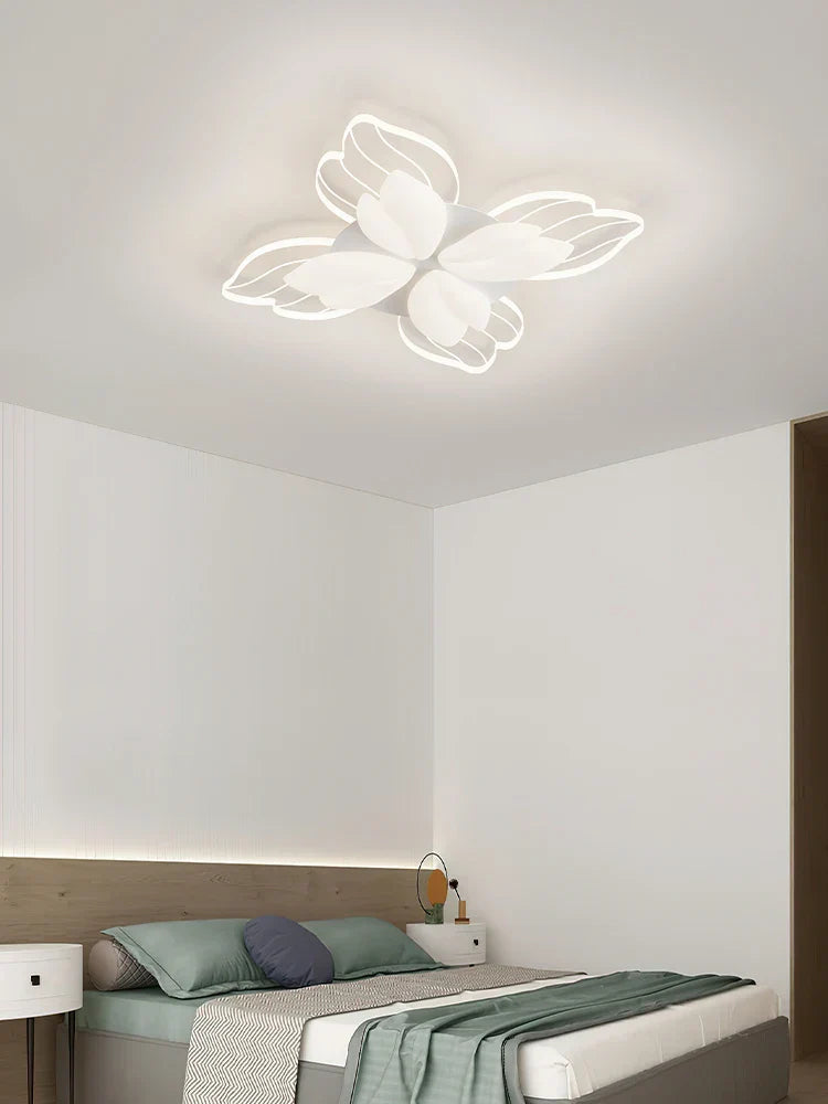 White Flower Ceiling Lamp