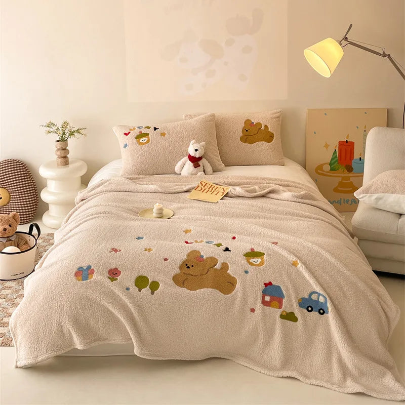 DecorBites™ Cozy Teddy Fleece Blanket - Luxury Bedspread for All Seasons