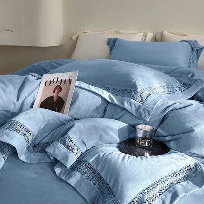 DecorBites™ Cozy Velvet Lace Bedding Set: Duvet Cover, Sheet, Pillowcases - 4Pcs Warm & Stylish