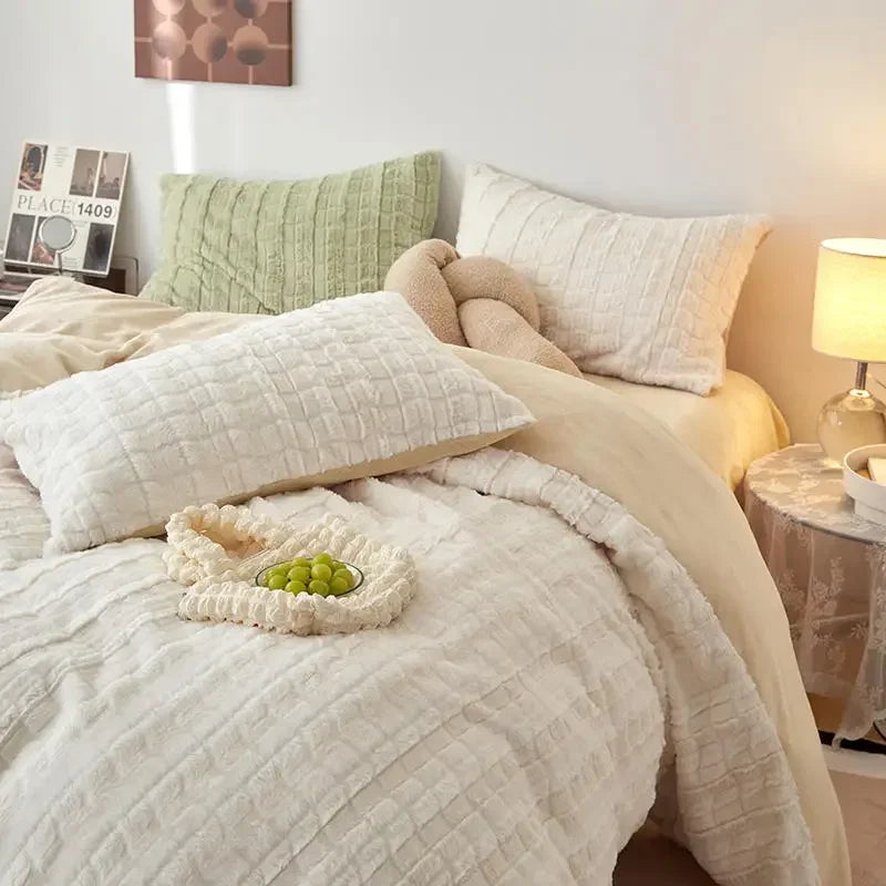 DecorBites™ Cozy Rabbit Velvet Queen Bedding Set for Autumn/Winter