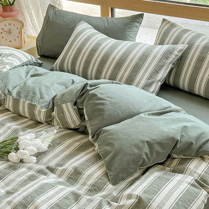 DecorBites™ Cozy Striped Cotton Bedding Set - Breathable & Soft Quilt Kit