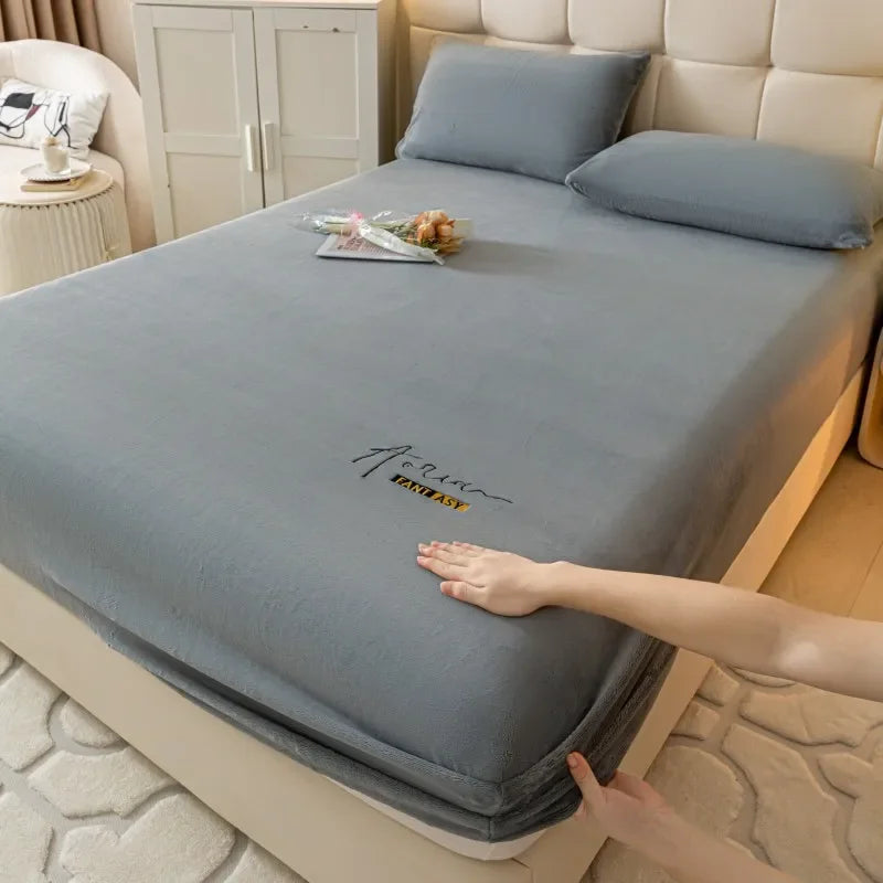 DecorBites™ Cozy Velvet Fitted Sheet: Thick Warm Bed Cover for Bedroom Living Room