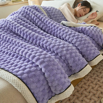 DecorBites™ Cozy Taffeta Velvet Blanket - Soft Plush Fluffy Warm Comforter for Bedroom