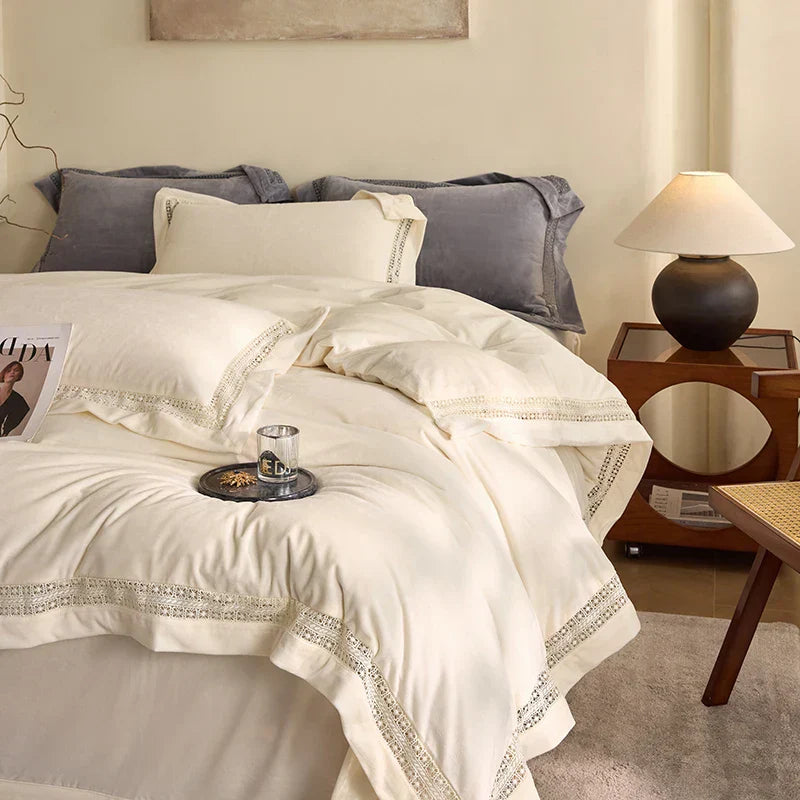 DecorBites™ Cozy Velvet Lace Bedding Set: Duvet Cover, Sheet, Pillowcases - 4Pcs Warm & Stylish