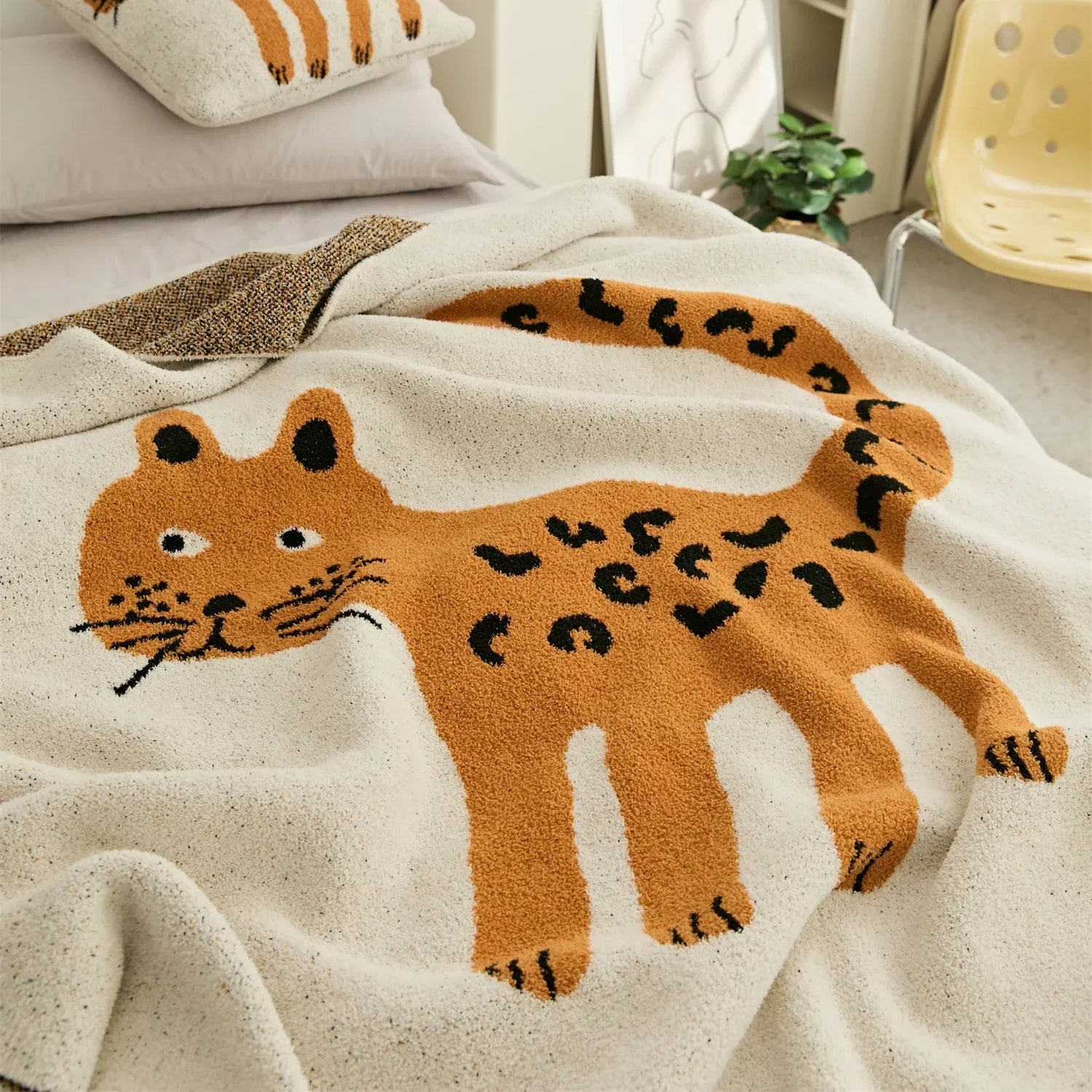 Microfiber Cartoon Knitted Blanket