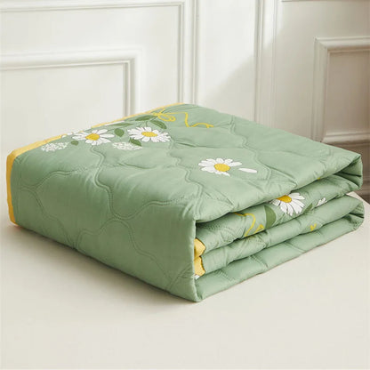 DecorBites™ Daisy Print Quilted Summer Quilt Set in Soft Breathable Fabric