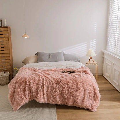 DecorBites™ Cozy Faux Fur Throw Blanket for All Seasons