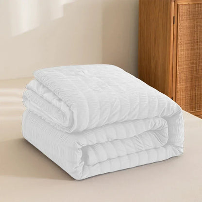 DecorBites™ King Size Seersucker Quilt: Soft, Breathable, All-Season Comforter
