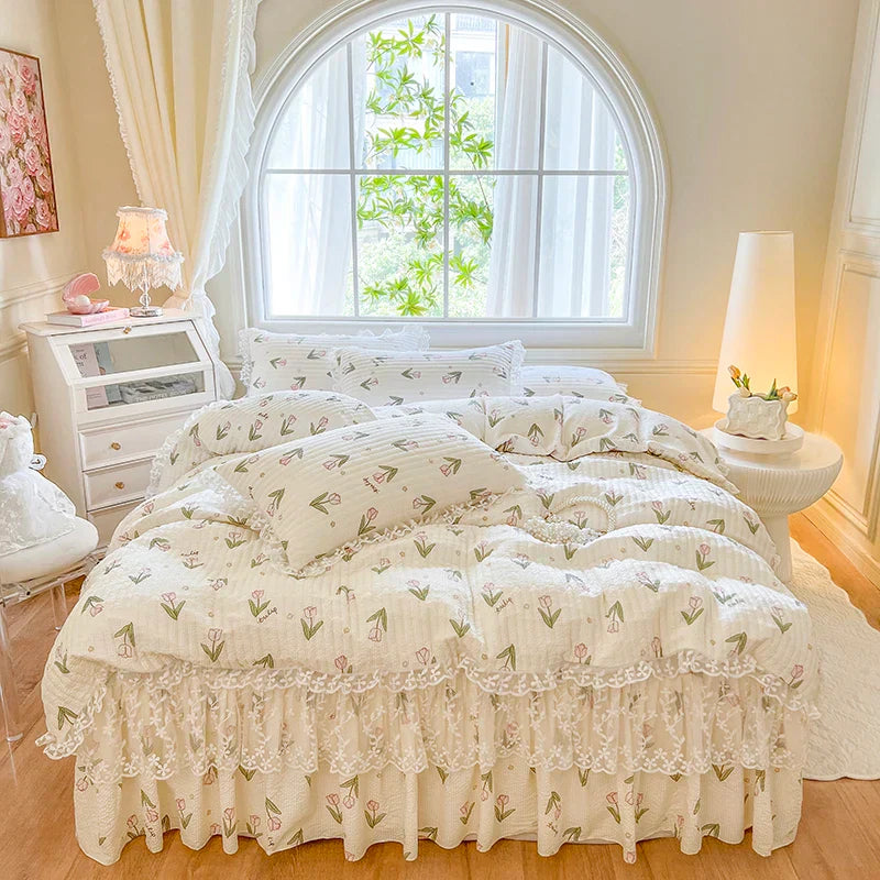 DecorBites™ French Lace Ruffles Seersucker Bed Set: 4Pcs Princess Bedding Quilt Cover