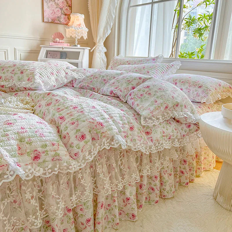 DecorBites™ French Lace Ruffles Seersucker Bed Set: 4Pcs Princess Bedding Quilt Cover