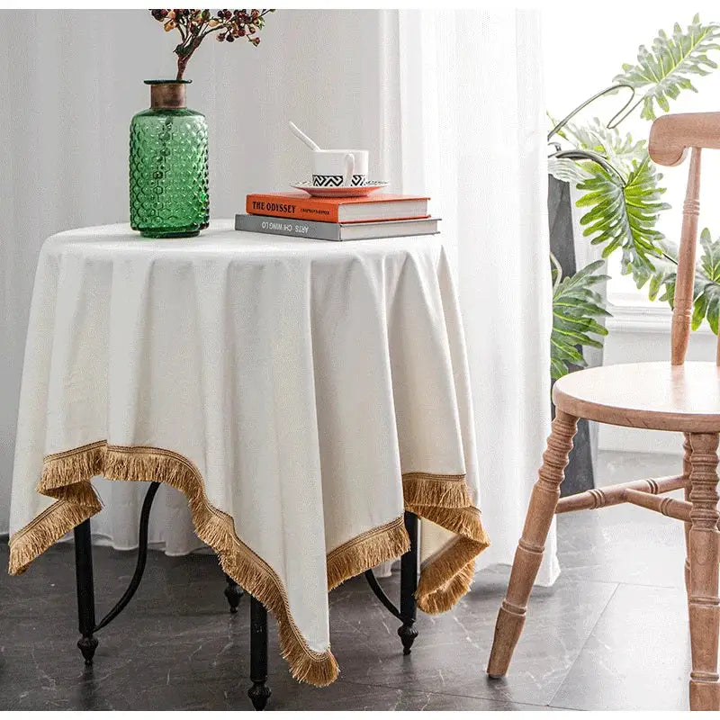 White table cloth with gold velvet fringe trim for decorbites gold velvet wedding and dining room decorbites gold velvet table cloth