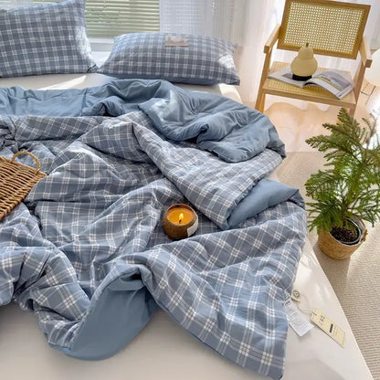 Blue and white plaid cotton summer quilt with soft quilted texture and soybean fiber comforter for bedroom use